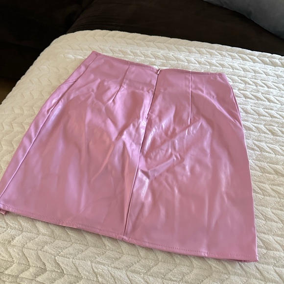 Skirt - Picture 2 of 2